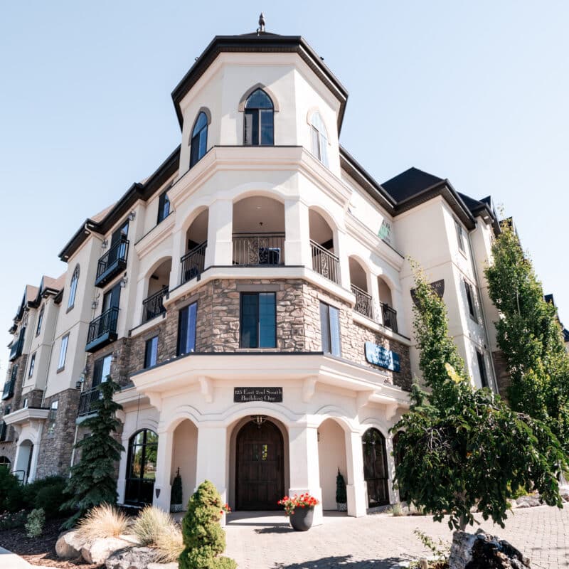 Windsor Manor Building Exterior