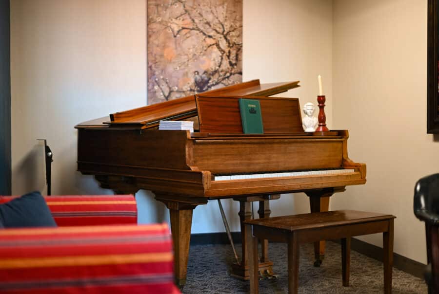 Windsor Manor Piano Room