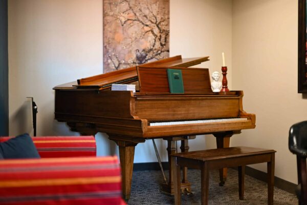 Windsor Manor Piano Room